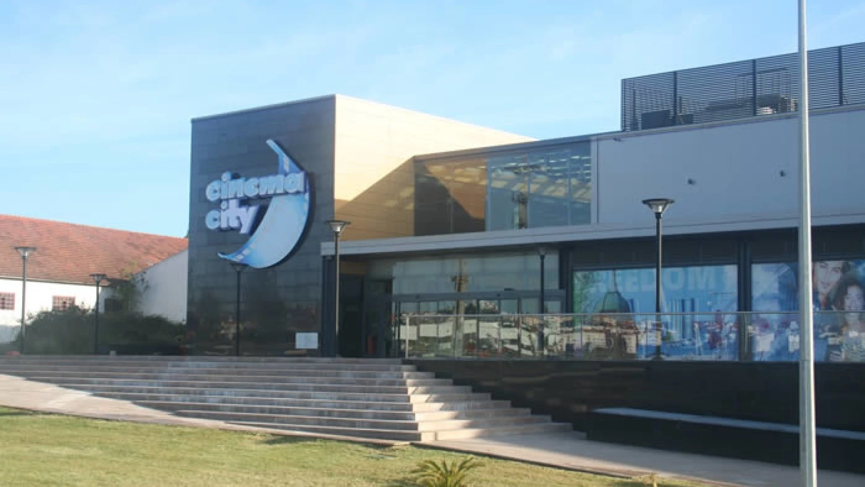 Edifício Cinema City Leiria vendido por Consultor Siimgroup a investidor Chinês